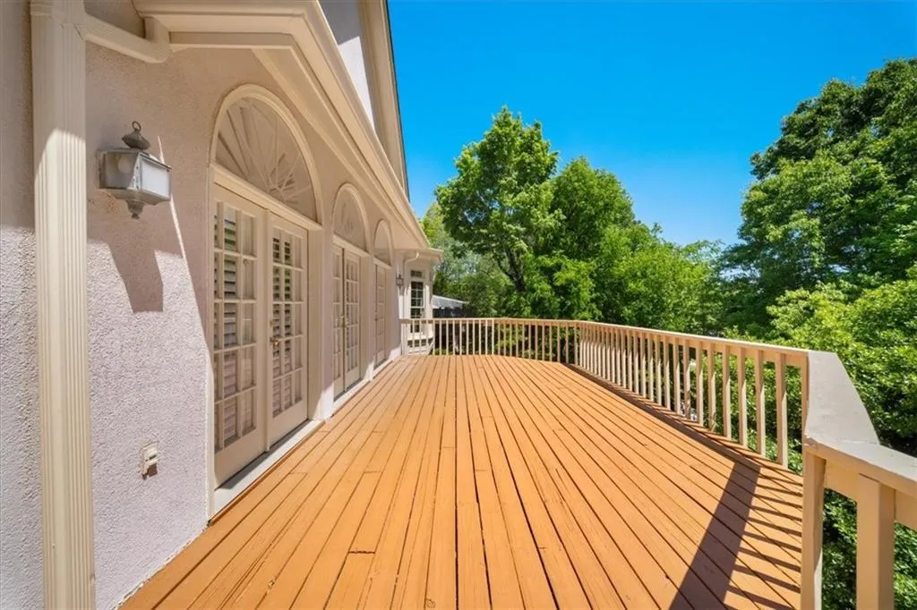 7805 N Spalding Lake Drive, Sandy Springs, Georgia 30350, 4 Bedrooms Bedrooms, ,3 BathroomsBathrooms,Residential,For Sale,7805 N Spalding Lake Drive,7750200