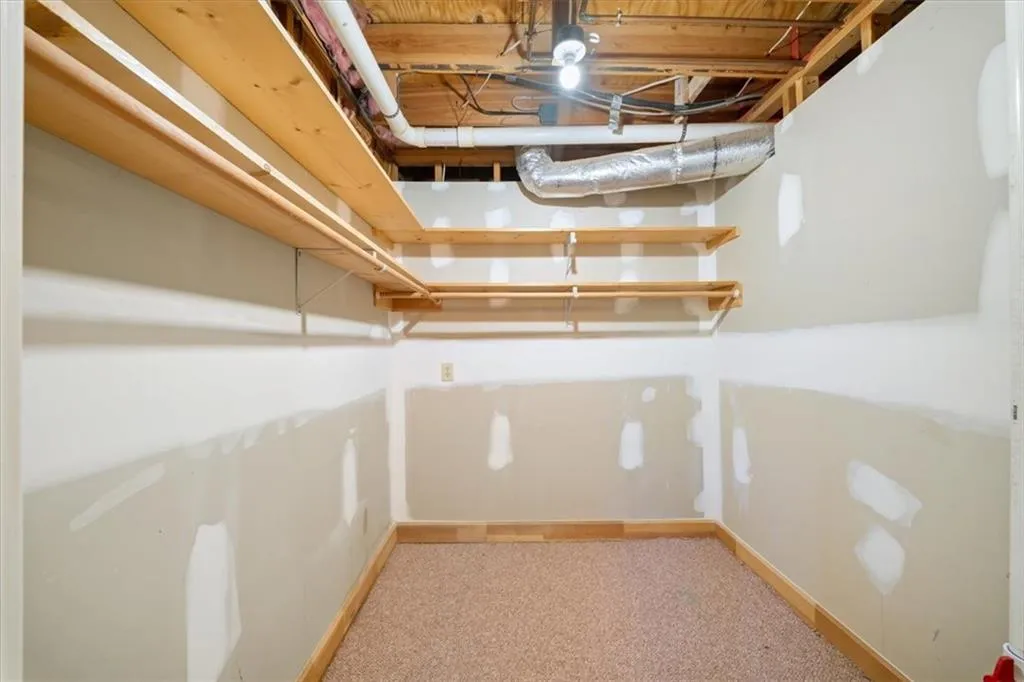 7805 N Spalding Lake Drive, Sandy Springs, Georgia 30350, 4 Bedrooms Bedrooms, ,3 BathroomsBathrooms,Residential,For Sale,7805 N Spalding Lake Drive,7750200