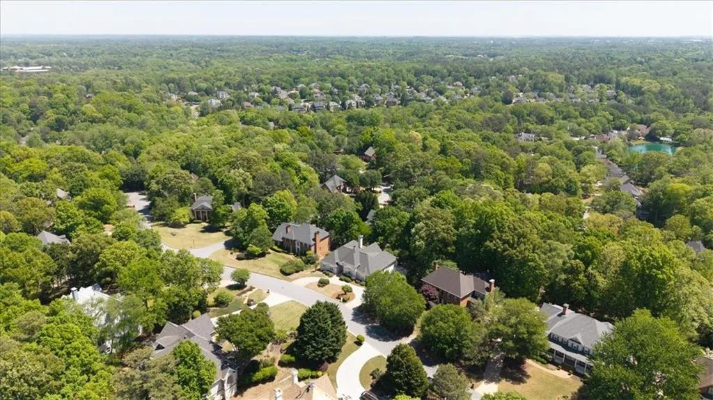 7805 N Spalding Lake Drive, Sandy Springs, Georgia 30350, 4 Bedrooms Bedrooms, ,3 BathroomsBathrooms,Residential,For Sale,7805 N Spalding Lake Drive,7750200