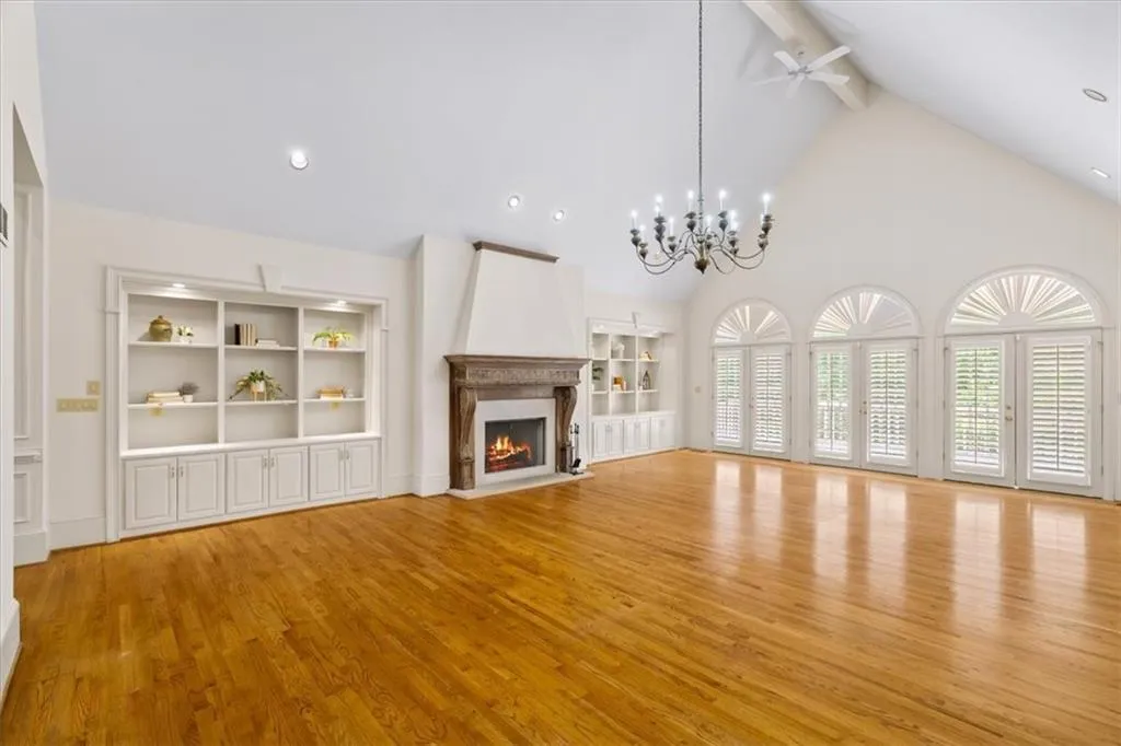 7805 N Spalding Lake Drive, Sandy Springs, Georgia 30350, 4 Bedrooms Bedrooms, ,3 BathroomsBathrooms,Residential,For Sale,7805 N Spalding Lake Drive,7750200