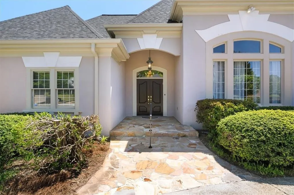 7805 N Spalding Lake Drive, Sandy Springs, Georgia 30350, 4 Bedrooms Bedrooms, ,3 BathroomsBathrooms,Residential,For Sale,7805 N Spalding Lake Drive,7750200