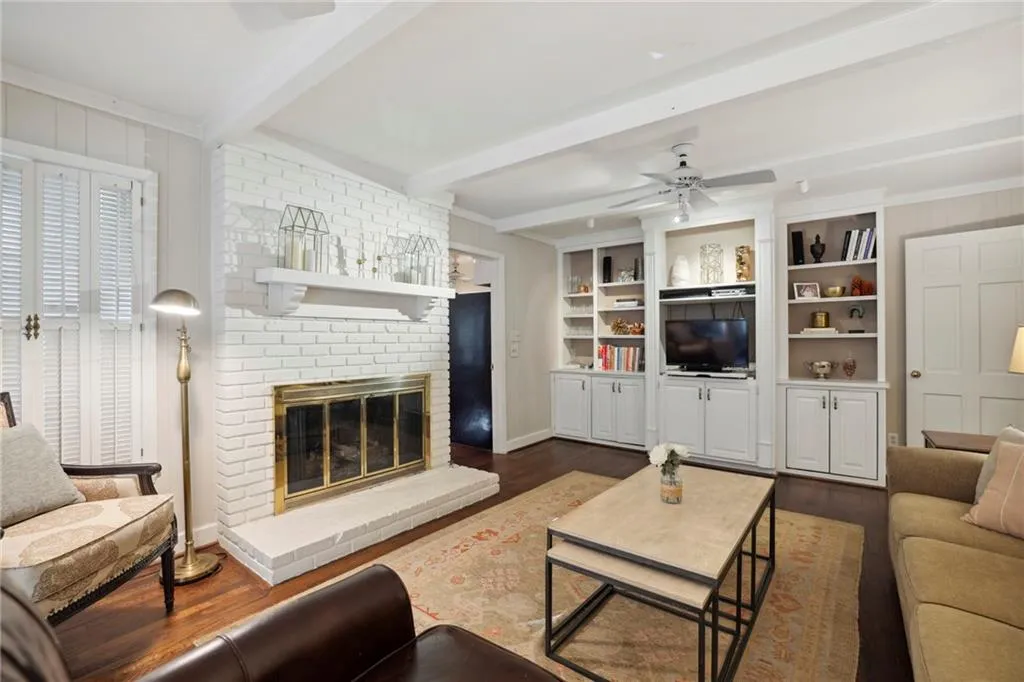 805 Edgewater Trail, Sandy Springs, Georgia 30328, 5 Bedrooms Bedrooms, ,3 BathroomsBathrooms,Residential,Sold,805 Edgewater Trail,7137208