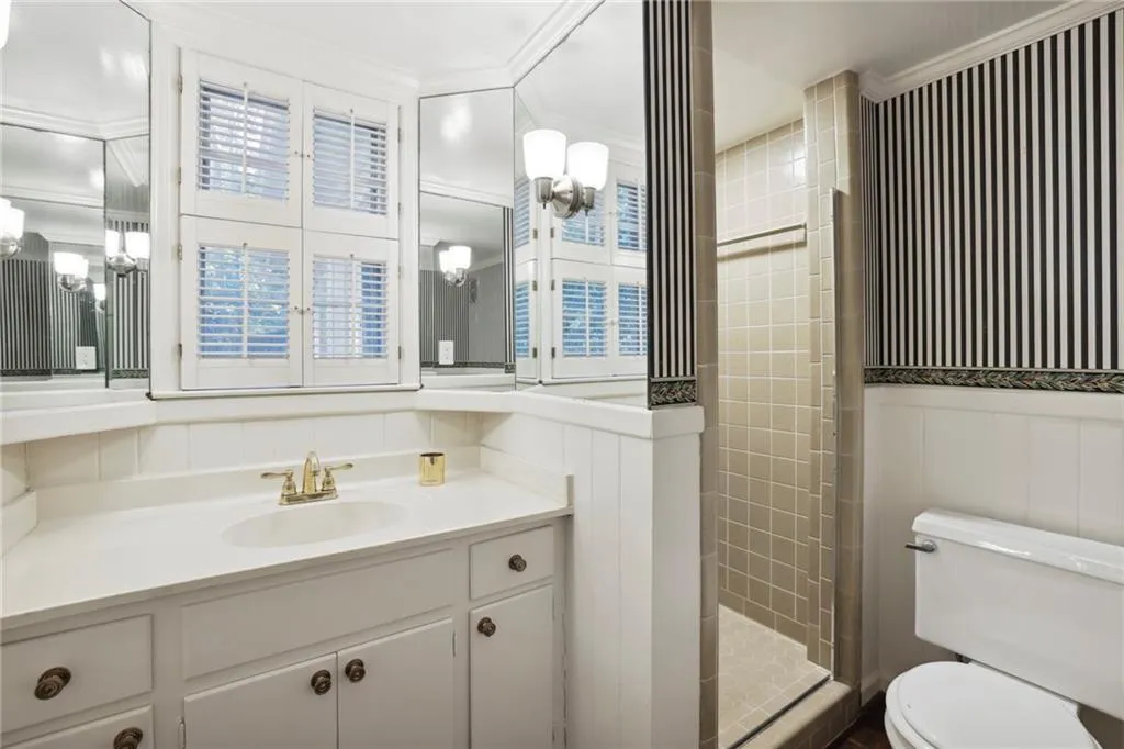 805 Edgewater Trail, Sandy Springs, Georgia 30328, 5 Bedrooms Bedrooms, ,3 BathroomsBathrooms,Residential,Sold,805 Edgewater Trail,7137208