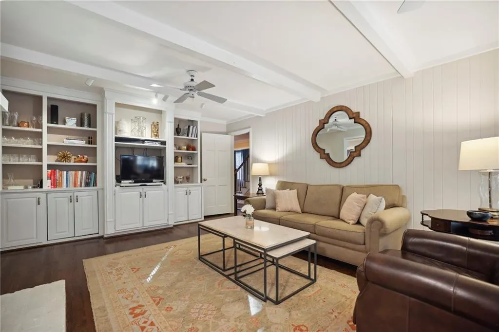 805 Edgewater Trail, Sandy Springs, Georgia 30328, 5 Bedrooms Bedrooms, ,3 BathroomsBathrooms,Residential,Sold,805 Edgewater Trail,7137208