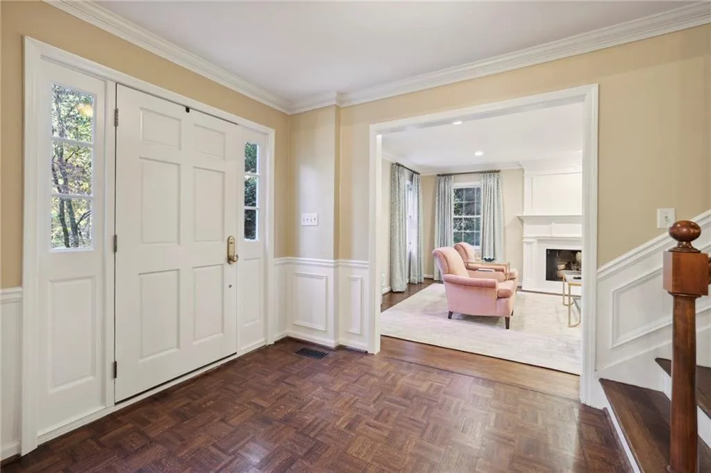 805 Edgewater Trail, Sandy Springs, Georgia 30328, 5 Bedrooms Bedrooms, ,3 BathroomsBathrooms,Residential,Sold,805 Edgewater Trail,7137208