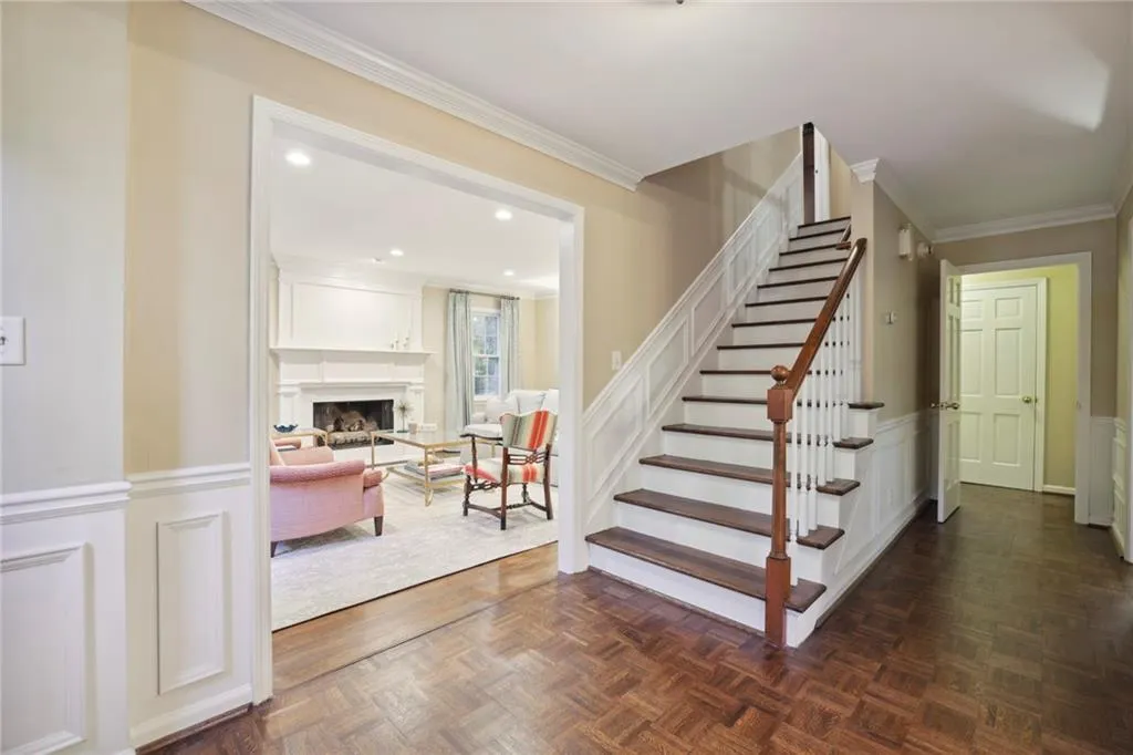 805 Edgewater Trail, Sandy Springs, Georgia 30328, 5 Bedrooms Bedrooms, ,3 BathroomsBathrooms,Residential,Sold,805 Edgewater Trail,7137208