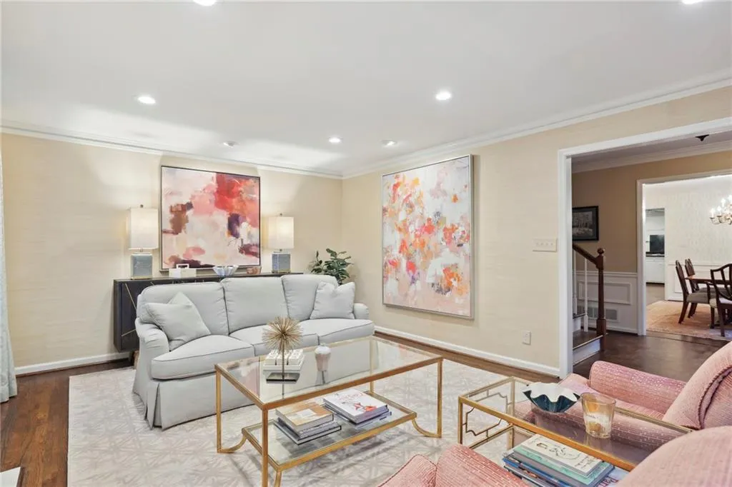 805 Edgewater Trail, Sandy Springs, Georgia 30328, 5 Bedrooms Bedrooms, ,3 BathroomsBathrooms,Residential,Sold,805 Edgewater Trail,7137208