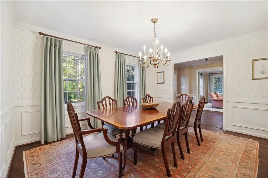 805 Edgewater Trail, Sandy Springs, Georgia 30328, 5 Bedrooms Bedrooms, ,3 BathroomsBathrooms,Residential,Sold,805 Edgewater Trail,7137208