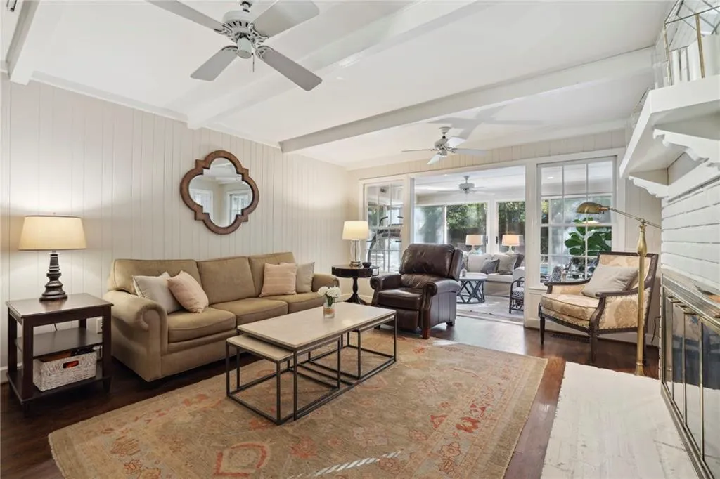 805 Edgewater Trail, Sandy Springs, Georgia 30328, 5 Bedrooms Bedrooms, ,3 BathroomsBathrooms,Residential,Sold,805 Edgewater Trail,7137208