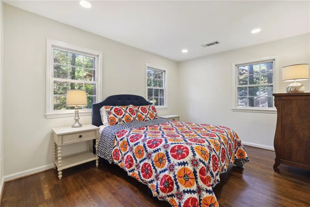 805 Edgewater Trail, Sandy Springs, Georgia 30328, 5 Bedrooms Bedrooms, ,3 BathroomsBathrooms,Residential,Sold,805 Edgewater Trail,7137208