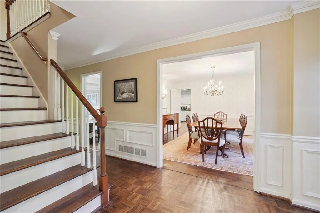 805 Edgewater Trail, Sandy Springs, Georgia 30328, 5 Bedrooms Bedrooms, ,3 BathroomsBathrooms,Residential,Sold,805 Edgewater Trail,7137208