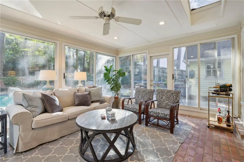 805 Edgewater Trail, Sandy Springs, Georgia 30328, 5 Bedrooms Bedrooms, ,3 BathroomsBathrooms,Residential,Sold,805 Edgewater Trail,7137208