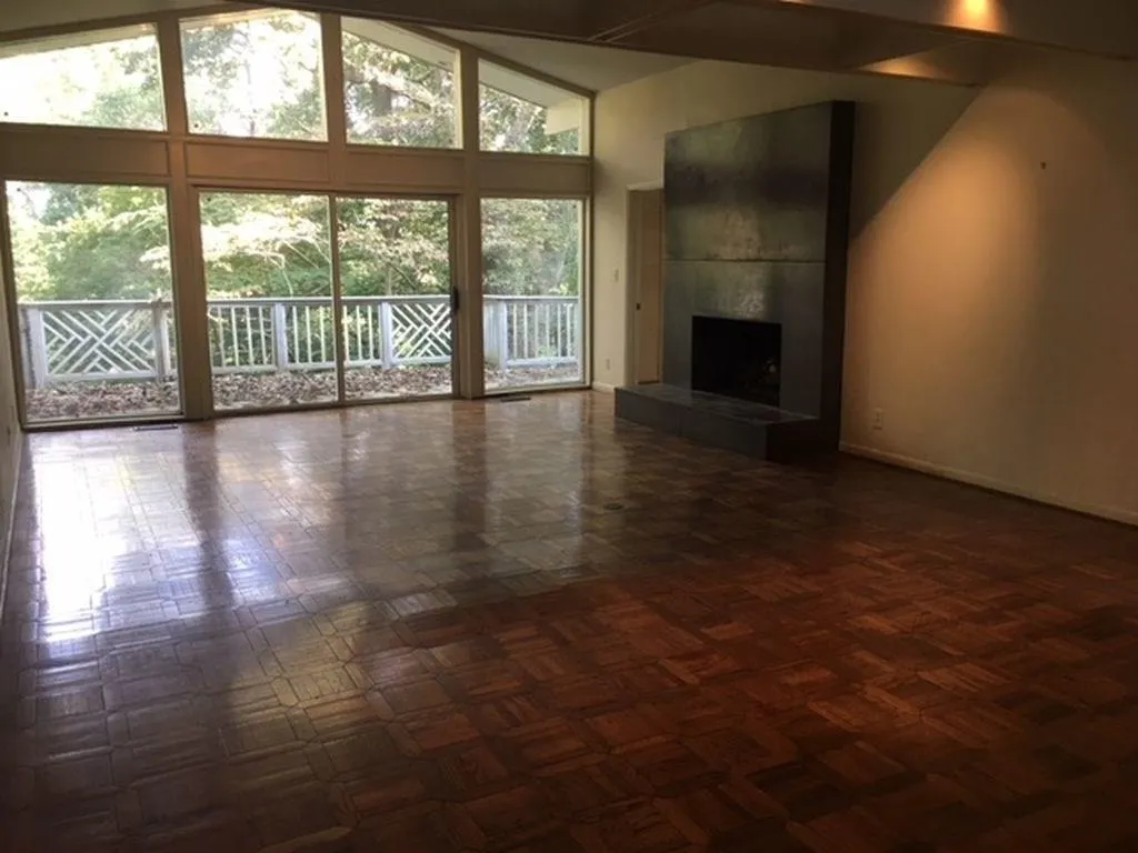 5090 Riverview Road, Atlanta, Georgia 30327, 4 Bedrooms Bedrooms, ,3 BathroomsBathrooms,Residential,Sold,5090 Riverview Road,6075343