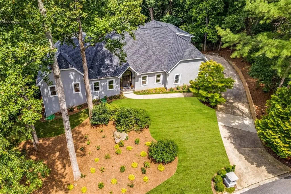 160 Grogans Landing, Sandy Springs, Georgia 30350, 5 Bedrooms Bedrooms, ,5 BathroomsBathrooms,Residential,Sold,160 Grogans Landing,6934950