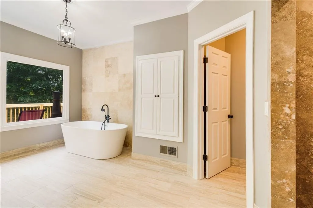 160 Grogans Landing, Sandy Springs, Georgia 30350, 5 Bedrooms Bedrooms, ,5 BathroomsBathrooms,Residential,Sold,160 Grogans Landing,6934950