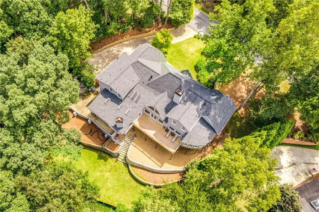 160 Grogans Landing, Sandy Springs, Georgia 30350, 5 Bedrooms Bedrooms, ,5 BathroomsBathrooms,Residential,Sold,160 Grogans Landing,6934950