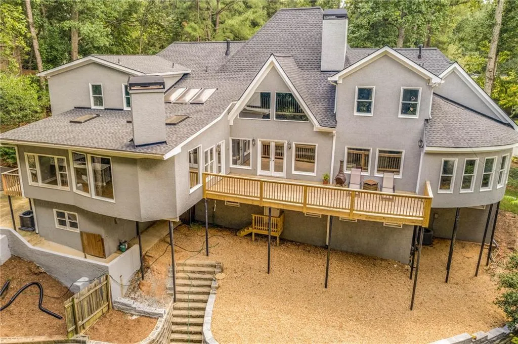 160 Grogans Landing, Sandy Springs, Georgia 30350, 5 Bedrooms Bedrooms, ,5 BathroomsBathrooms,Residential,Sold,160 Grogans Landing,6934950