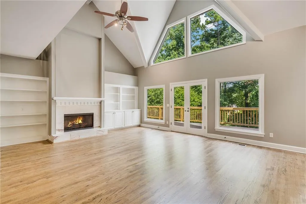 160 Grogans Landing, Sandy Springs, Georgia 30350, 5 Bedrooms Bedrooms, ,5 BathroomsBathrooms,Residential,Sold,160 Grogans Landing,6934950