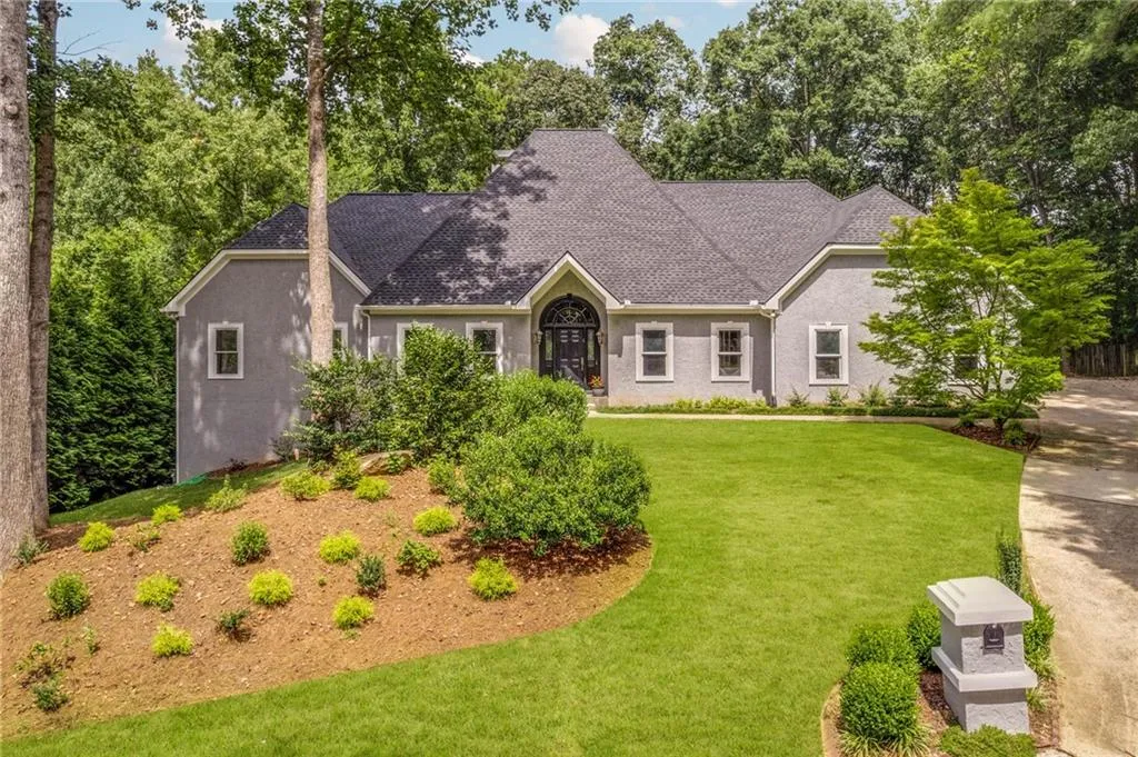 160 Grogans Landing, Sandy Springs, Georgia 30350, 5 Bedrooms Bedrooms, ,5 BathroomsBathrooms,Residential,Sold,160 Grogans Landing,6934950