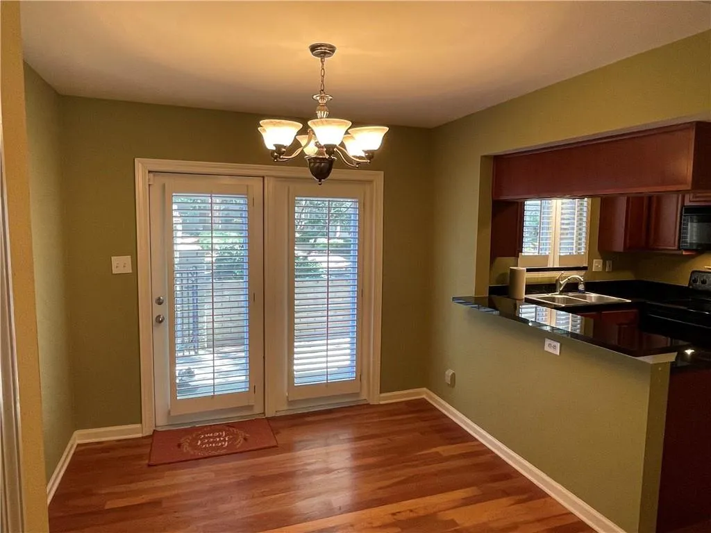6940 Roswell Road Unit 22c, Sandy Springs, Georgia 30328, 2 Bedrooms Bedrooms, ,1 BathroomBathrooms,Residential,Sold,6940 Roswell Road Unit 22c,6959650