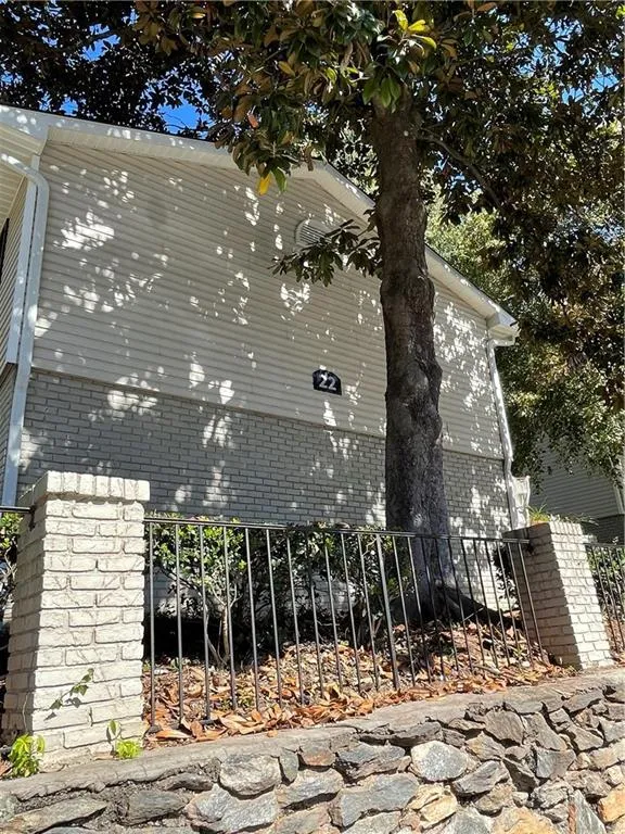 6940 Roswell Road Unit 22c, Sandy Springs, Georgia 30328, 2 Bedrooms Bedrooms, ,1 BathroomBathrooms,Residential,Sold,6940 Roswell Road Unit 22c,6959650