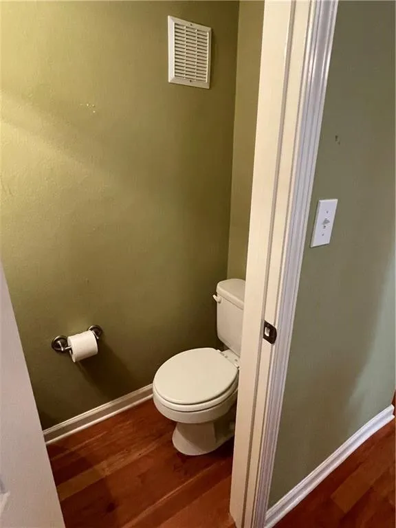 6940 Roswell Road Unit 22c, Sandy Springs, Georgia 30328, 2 Bedrooms Bedrooms, ,1 BathroomBathrooms,Residential,Sold,6940 Roswell Road Unit 22c,6959650