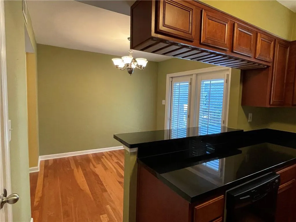 6940 Roswell Road Unit 22c, Sandy Springs, Georgia 30328, 2 Bedrooms Bedrooms, ,1 BathroomBathrooms,Residential,Sold,6940 Roswell Road Unit 22c,6959650