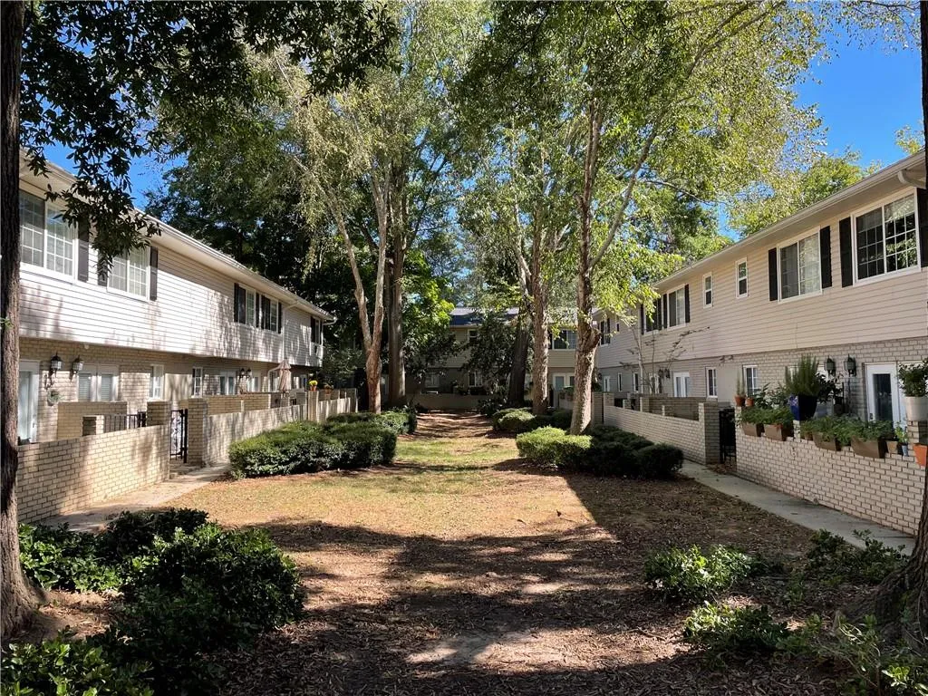 6940 Roswell Road Unit 22c, Sandy Springs, Georgia 30328, 2 Bedrooms Bedrooms, ,1 BathroomBathrooms,Residential,Sold,6940 Roswell Road Unit 22c,6959650