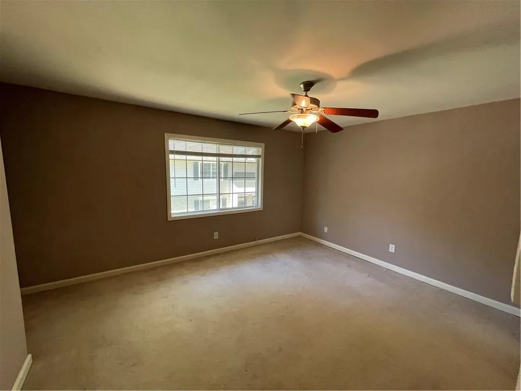 6940 Roswell Road Unit 22c, Sandy Springs, Georgia 30328, 2 Bedrooms Bedrooms, ,1 BathroomBathrooms,Residential,Sold,6940 Roswell Road Unit 22c,6959650