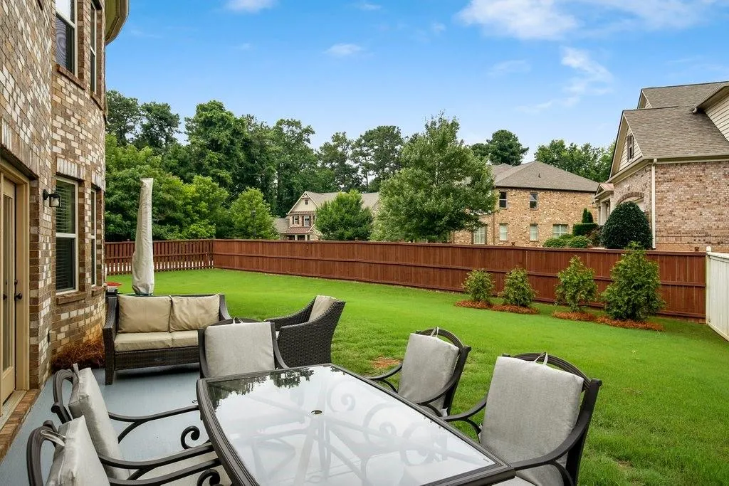 7770 Stratford Lane, Sandy Springs, Georgia 30350, 5 Bedrooms Bedrooms, ,3 BathroomsBathrooms,Residential,Sold,7770 Stratford Lane,7087813