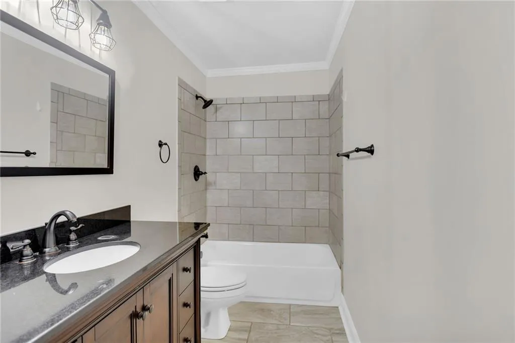 7500 Roswell Road Unit 4, Sandy Springs, Georgia 30350, 2 Bedrooms Bedrooms, ,2 BathroomsBathrooms,Residential,Sold,7500 Roswell Road Unit 4,7094652
