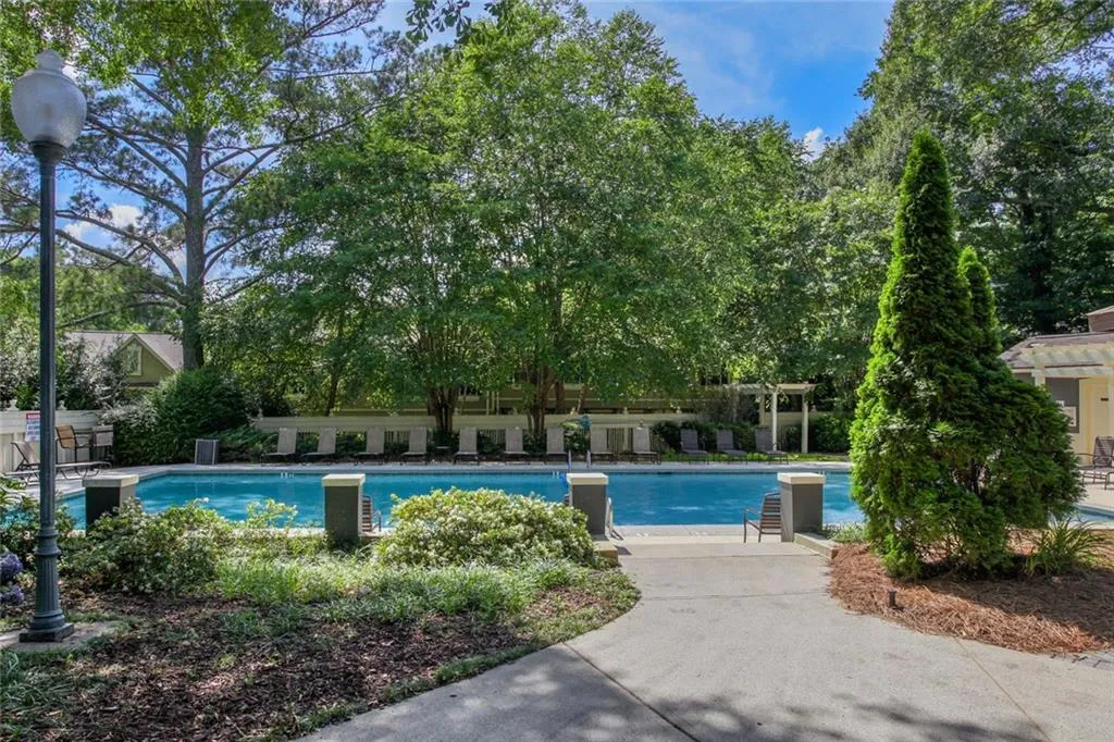6900 Roswell Road Unit D1, Atlanta, Georgia 30328, 3 Bedrooms Bedrooms, ,2 BathroomsBathrooms,Residential,Sold,6900 Roswell Road Unit D1,6905499