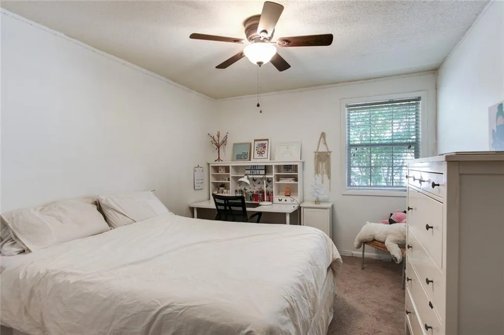 6900 Roswell Road Unit D1, Atlanta, Georgia 30328, 3 Bedrooms Bedrooms, ,2 BathroomsBathrooms,Residential,Sold,6900 Roswell Road Unit D1,6905499