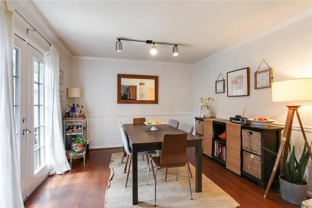 6900 Roswell Road Unit D1, Atlanta, Georgia 30328, 3 Bedrooms Bedrooms, ,2 BathroomsBathrooms,Residential,Sold,6900 Roswell Road Unit D1,6905499