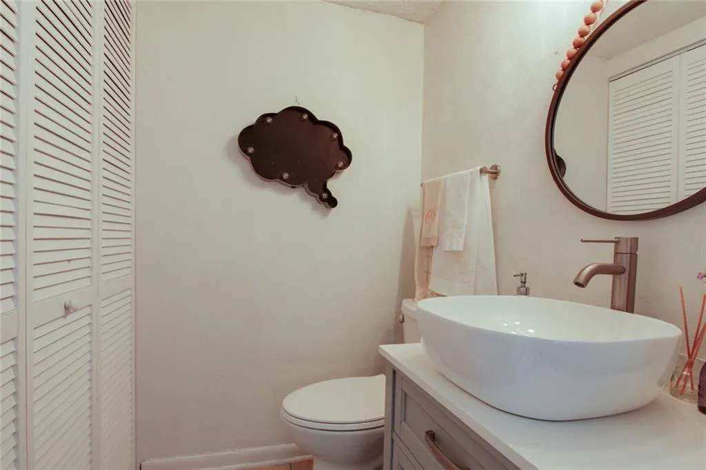 6900 Roswell Road Unit D1, Atlanta, Georgia 30328, 3 Bedrooms Bedrooms, ,2 BathroomsBathrooms,Residential,Sold,6900 Roswell Road Unit D1,6905499