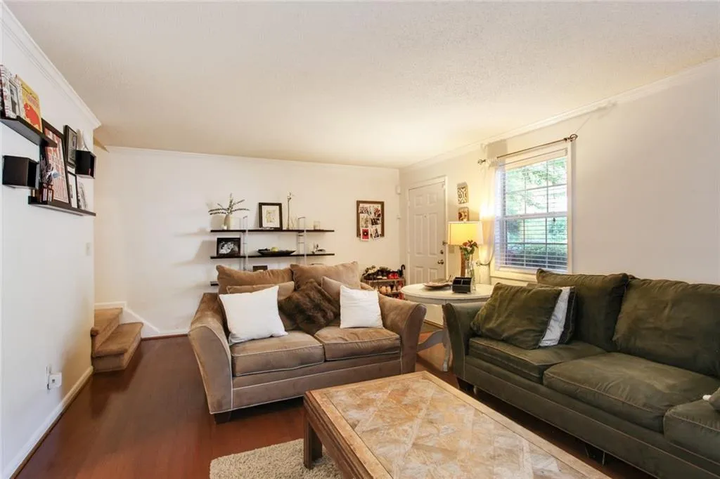 6900 Roswell Road Unit D1, Atlanta, Georgia 30328, 3 Bedrooms Bedrooms, ,2 BathroomsBathrooms,Residential,Sold,6900 Roswell Road Unit D1,6905499