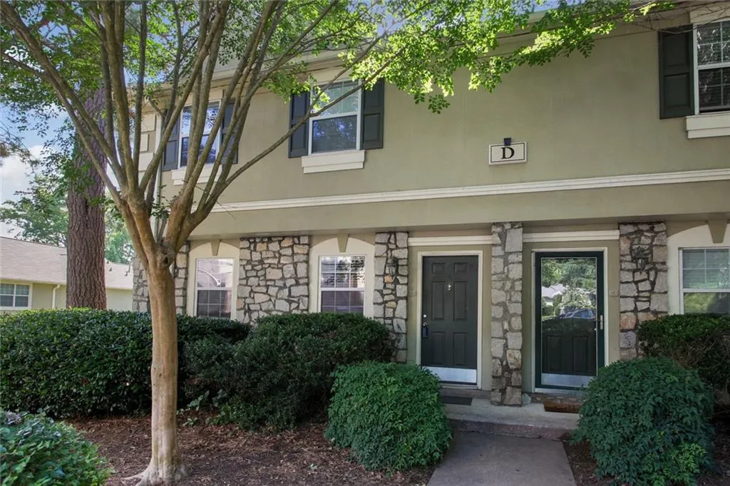 6900 Roswell Road Unit D1, Atlanta, Georgia 30328, 3 Bedrooms Bedrooms, ,2 BathroomsBathrooms,Residential,Sold,6900 Roswell Road Unit D1,6905499