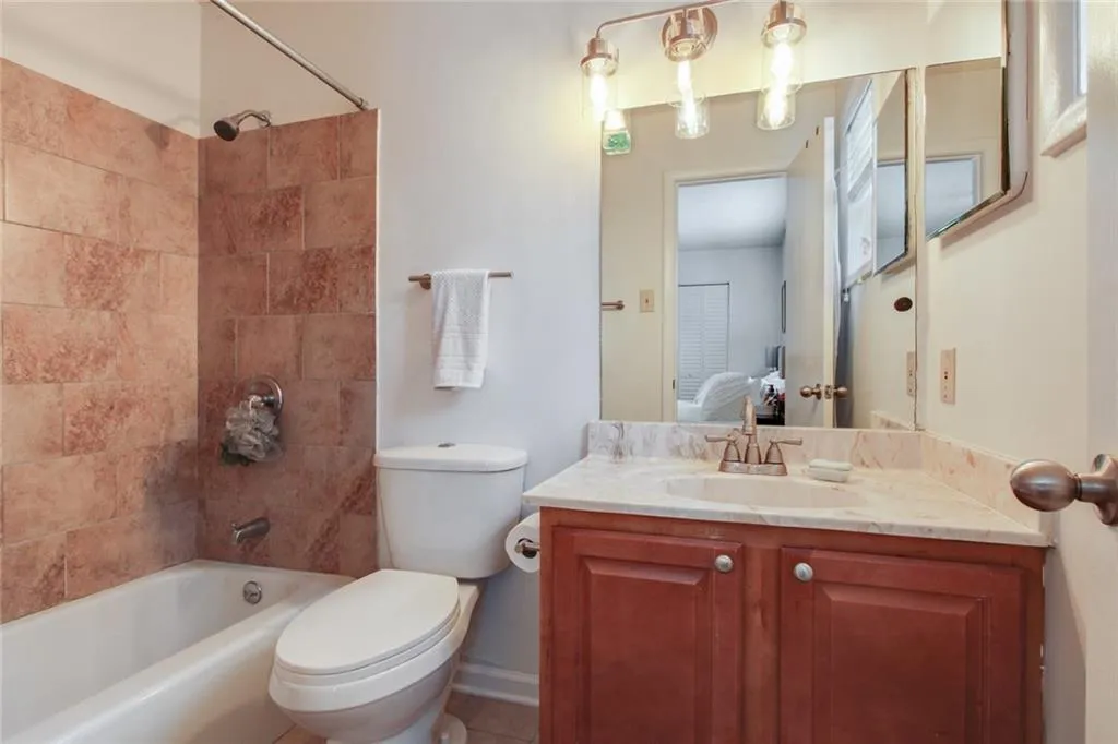 6900 Roswell Road Unit D1, Atlanta, Georgia 30328, 3 Bedrooms Bedrooms, ,2 BathroomsBathrooms,Residential,Sold,6900 Roswell Road Unit D1,6905499