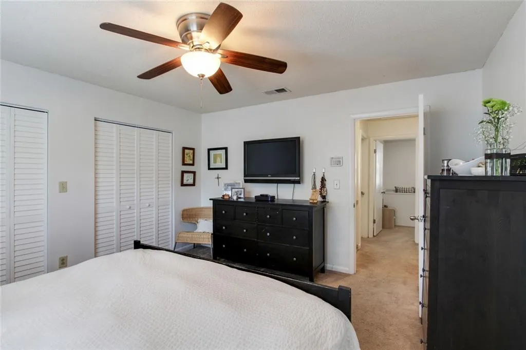 6900 Roswell Road Unit D1, Atlanta, Georgia 30328, 3 Bedrooms Bedrooms, ,2 BathroomsBathrooms,Residential,Sold,6900 Roswell Road Unit D1,6905499