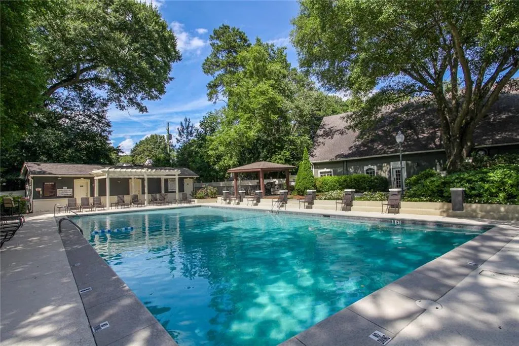 6900 Roswell Road Unit D1, Atlanta, Georgia 30328, 3 Bedrooms Bedrooms, ,2 BathroomsBathrooms,Residential,Sold,6900 Roswell Road Unit D1,6905499