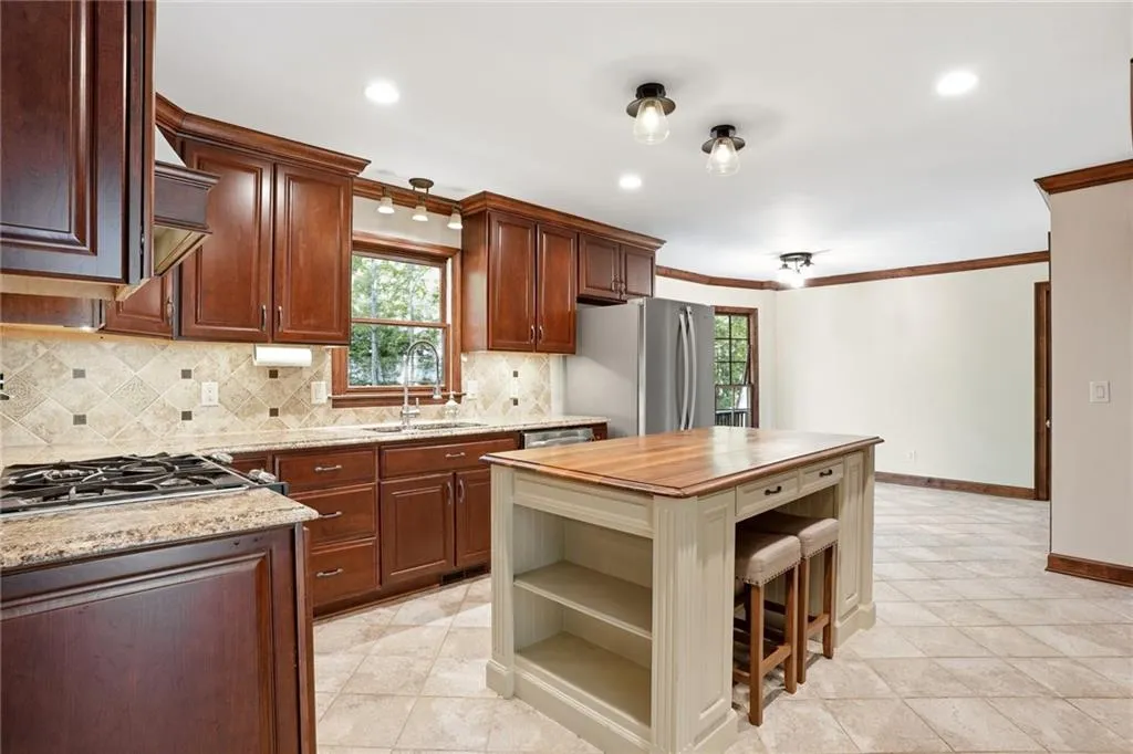 210 Woodrill Way, Atlanta, Georgia 30350, 4 Bedrooms Bedrooms, ,4 BathroomsBathrooms,Residential,For Sale,210 Woodrill Way,7763661
