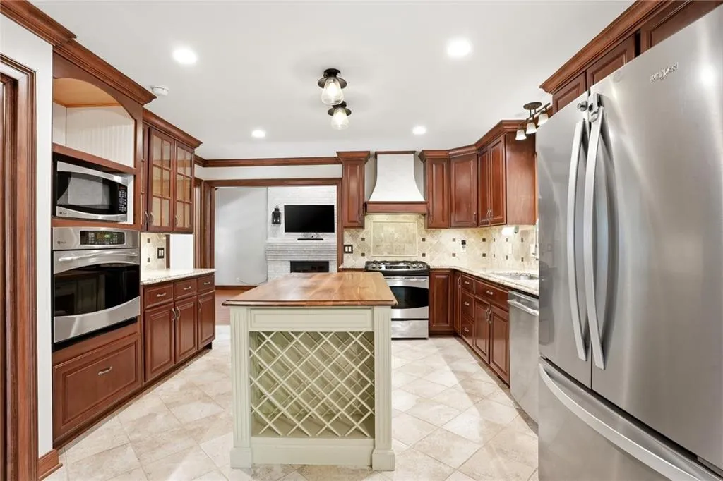 210 Woodrill Way, Atlanta, Georgia 30350, 4 Bedrooms Bedrooms, ,4 BathroomsBathrooms,Residential,For Sale,210 Woodrill Way,7763661