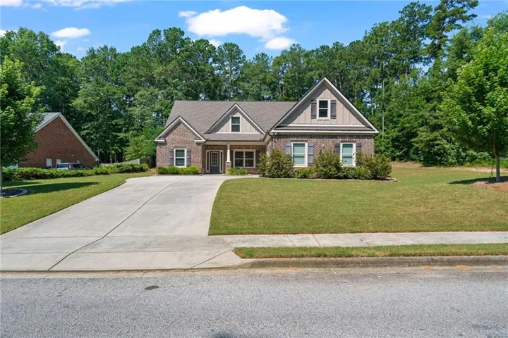 Welcome to 902 Edgewater Drive!