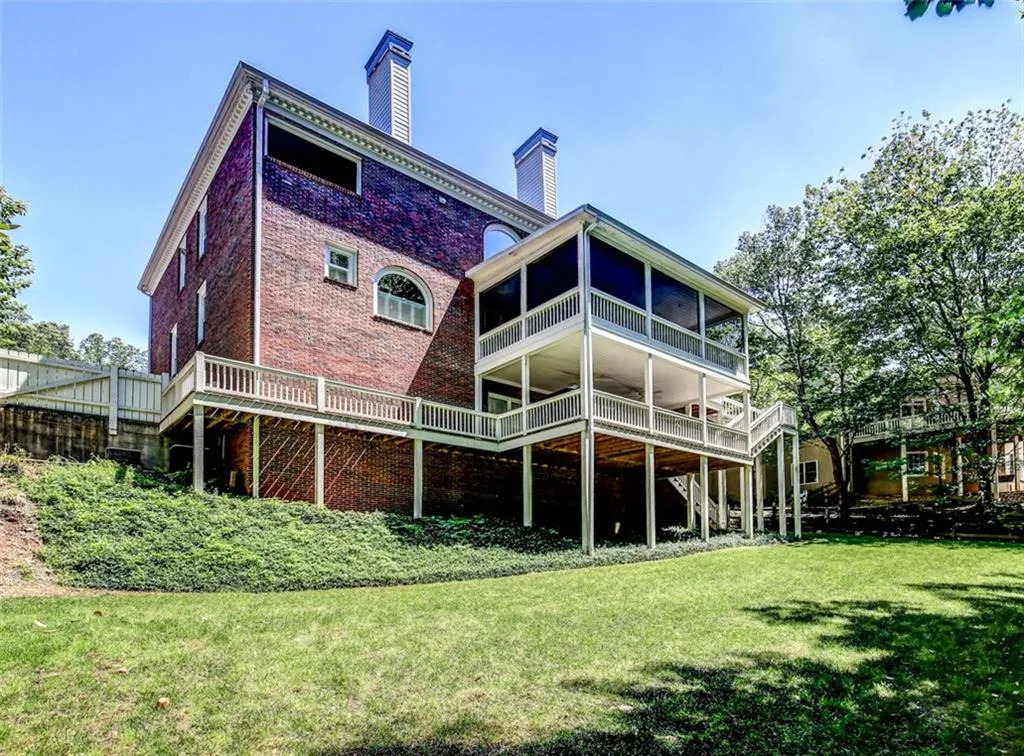 430 Laurel Chase Court, Atlanta, Georgia 30327, 5 Bedrooms Bedrooms, ,5 BathroomsBathrooms,Residential,Sold,430 Laurel Chase Court,5841888