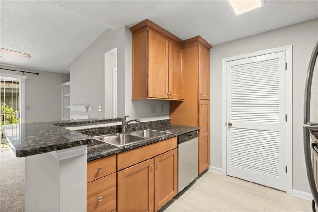 534 Granville Court, Atlanta, Georgia 30328, 1 Bedroom Bedrooms, ,1 BathroomBathrooms,Residential,For Sale,534 Granville Court,7646027