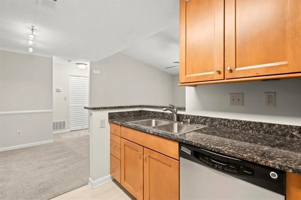 534 Granville Court, Atlanta, Georgia 30328, 1 Bedroom Bedrooms, ,1 BathroomBathrooms,Residential,For Sale,534 Granville Court,7646027