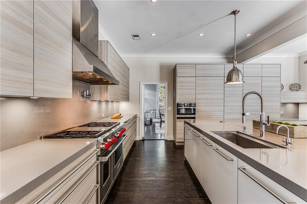 5825 De Claire Court, Atlanta, Georgia 30328, 7 Bedrooms Bedrooms, ,4 BathroomsBathrooms,Residential,Sold,5825 De Claire Court,7262891