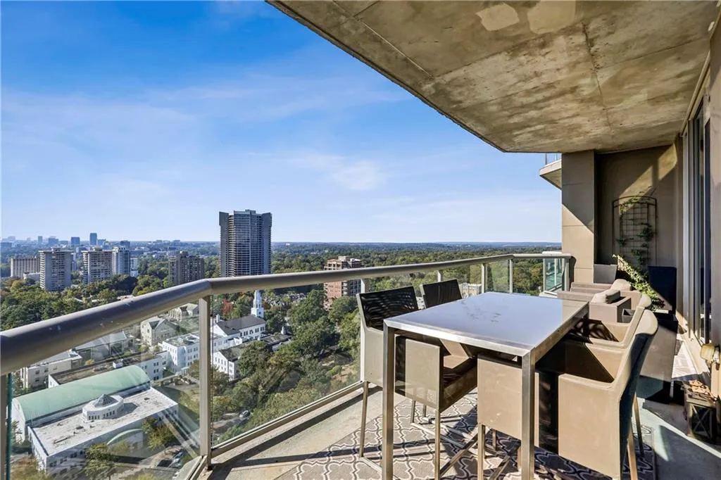 2795 Peachtree Road Ne Unit 2106, Atlanta, Georgia 30305, 3 Bedrooms Bedrooms, ,3 BathroomsBathrooms,Residential,For Sale,2795 Peachtree Road Ne Unit 2106,7667489