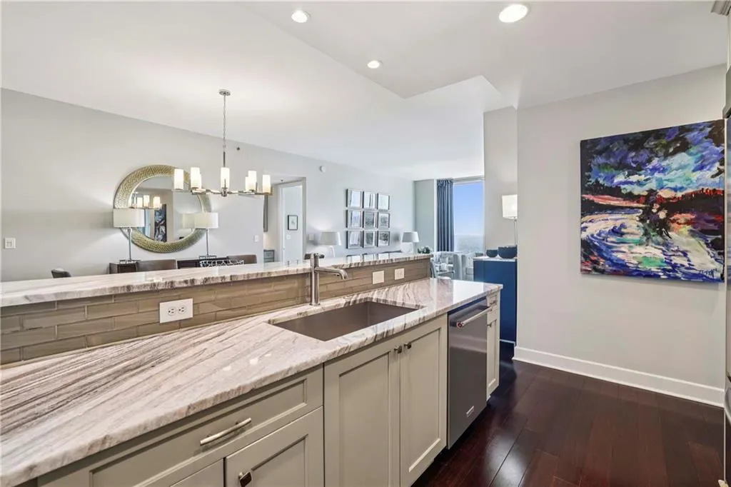 2795 Peachtree Road Ne Unit 2106, Atlanta, Georgia 30305, 3 Bedrooms Bedrooms, ,3 BathroomsBathrooms,Residential,For Sale,2795 Peachtree Road Ne Unit 2106,7667489