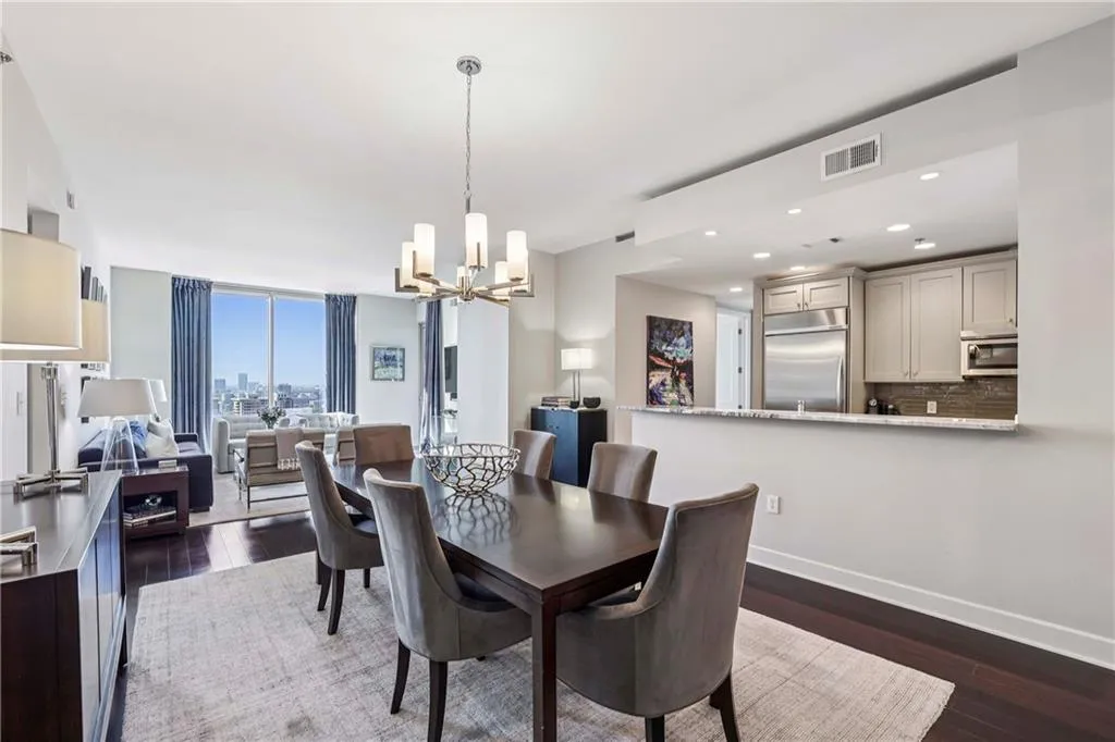 2795 Peachtree Road Ne Unit 2106, Atlanta, Georgia 30305, 3 Bedrooms Bedrooms, ,3 BathroomsBathrooms,Residential,Sold,2795 Peachtree Road Ne Unit 2106,7667489